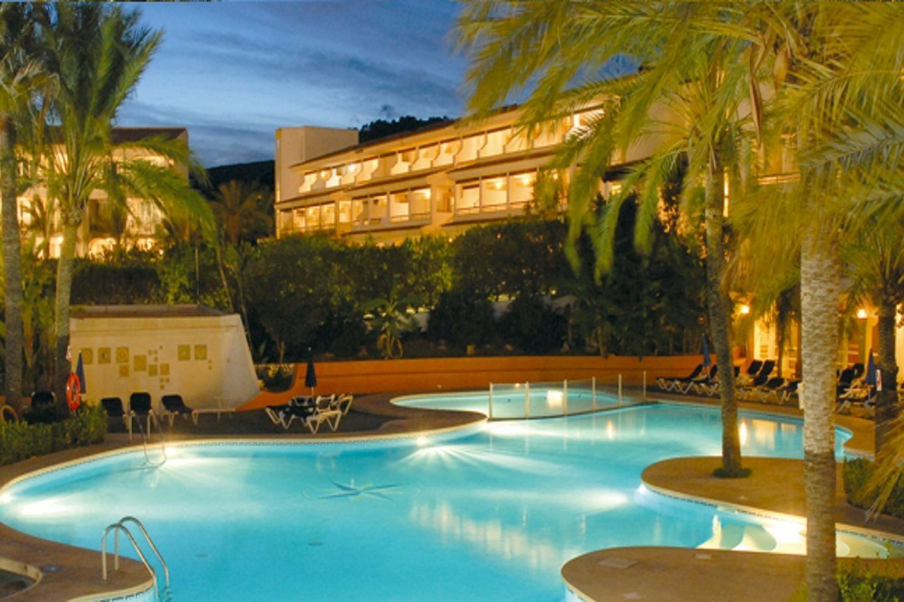 Hotel Beachclub Font De Sa Cala Dış mekan fotoğraf
